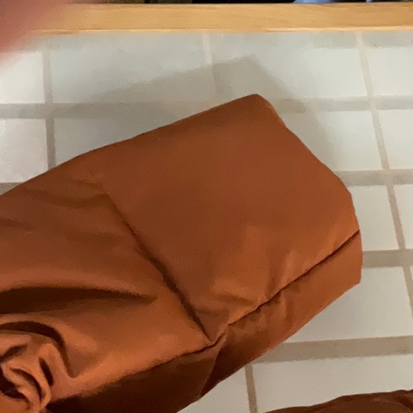 stunning apricot colored down jacket, modified shawl collar and wide sleeves. - Picture 3 of 4